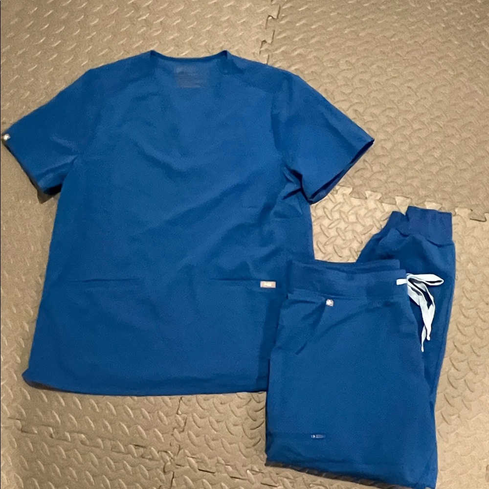 Figs Royal Blue Women's Casma Top and Zamora jogger Both XL